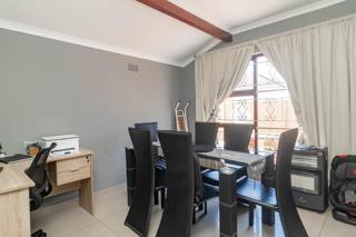  Bedroom Property for Sale in Townsend Estate Western Cape